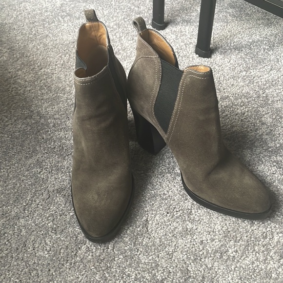 Heeled booties - Picture 3 of 4